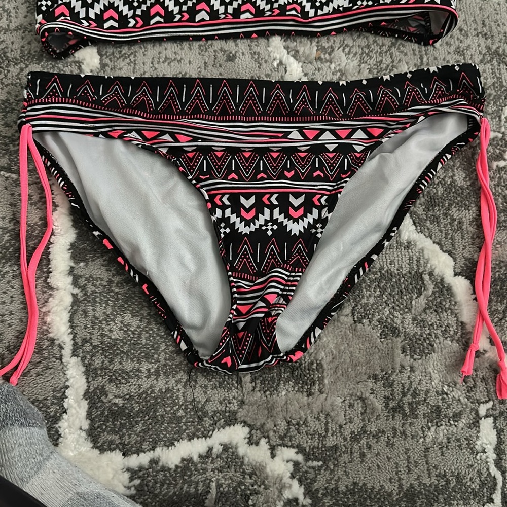 Matching Bikini Set - Picture 3 of 3